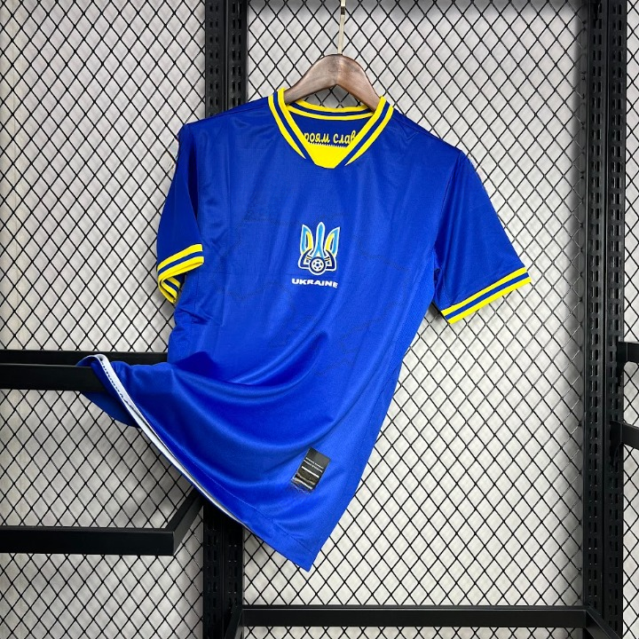 Ukraine Maillot Extérieur Version Fan 2024 2025