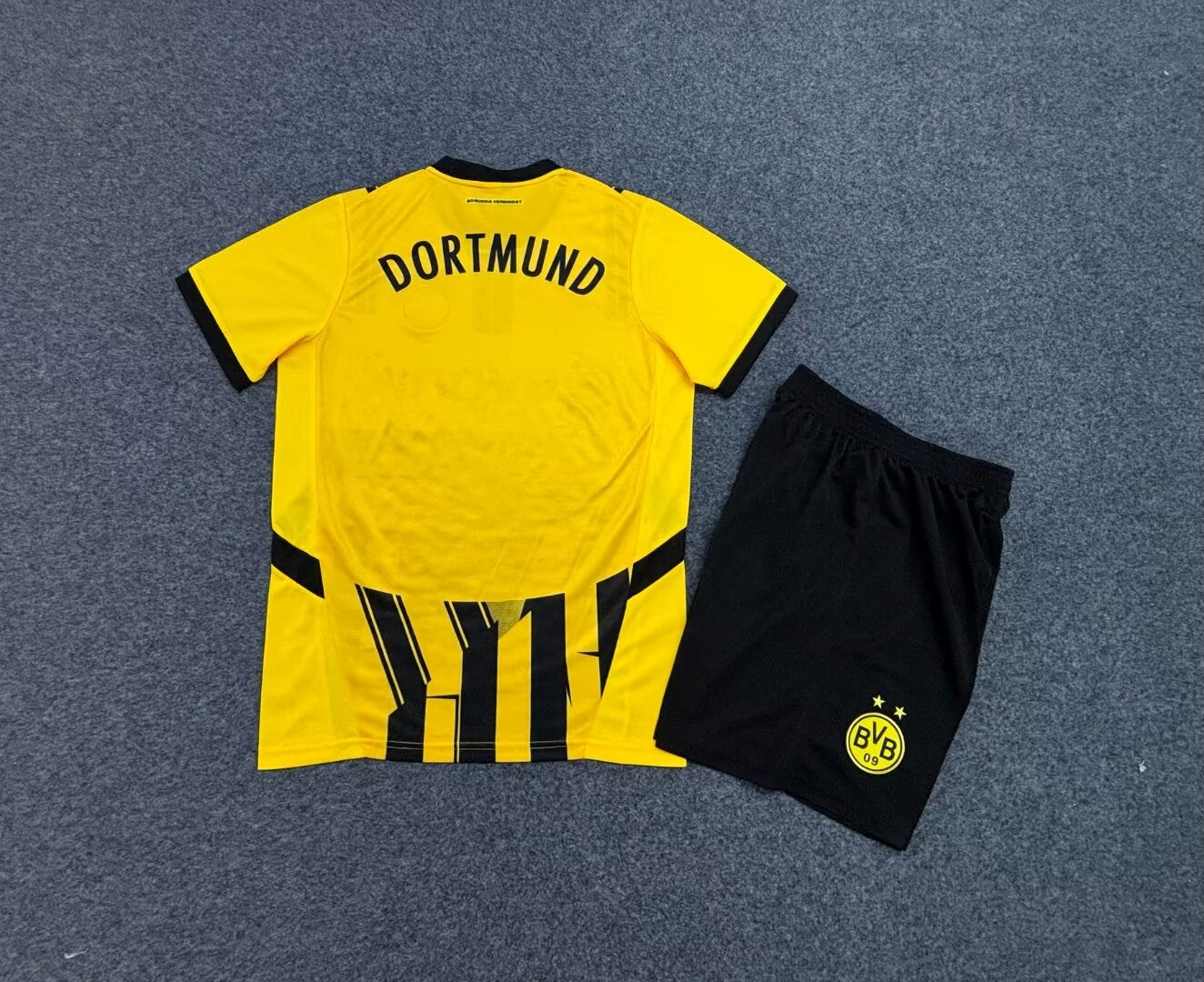 Ensemble Enfant Borussia Dortmund Version Fan 2024 2025